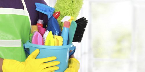 الريموت والفوطة أهمها .. 5 أدوات منزلية يجب تنظيفها لتجنب المشاكل الصحية