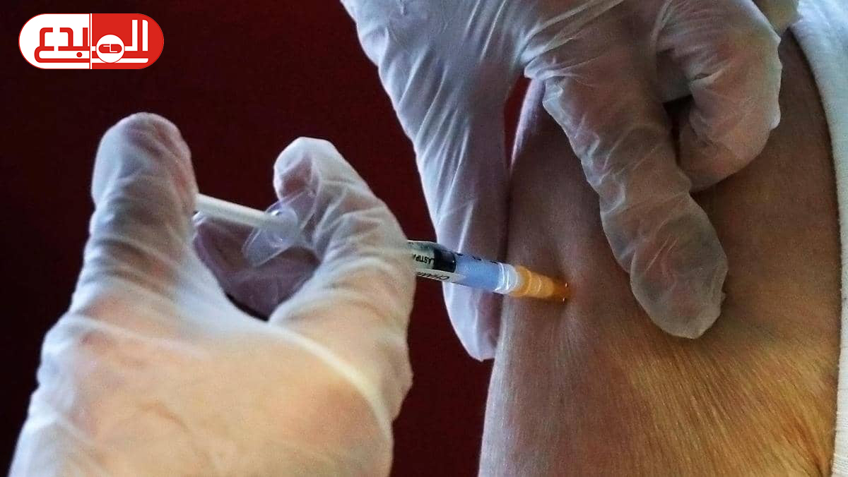 طريقة حقن لقاح كورونا.. طبيب يحذر من “أمر خطير”