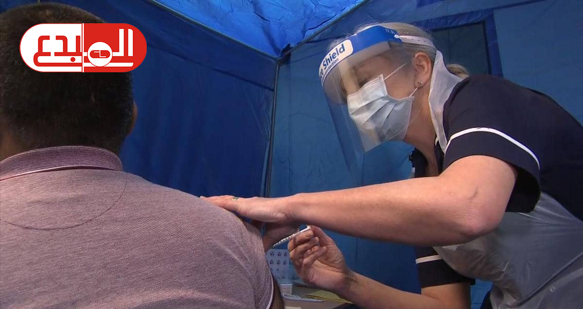أمل جديد.. خبير بريطاني ينسف التوقعات المتشائمة بشأن كورونا